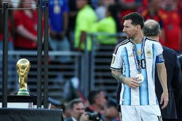 Messi hjálpar eftir skógarelda