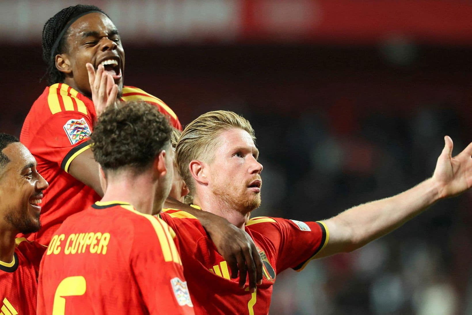 Kevin De Bruyne skorar tvö mörk