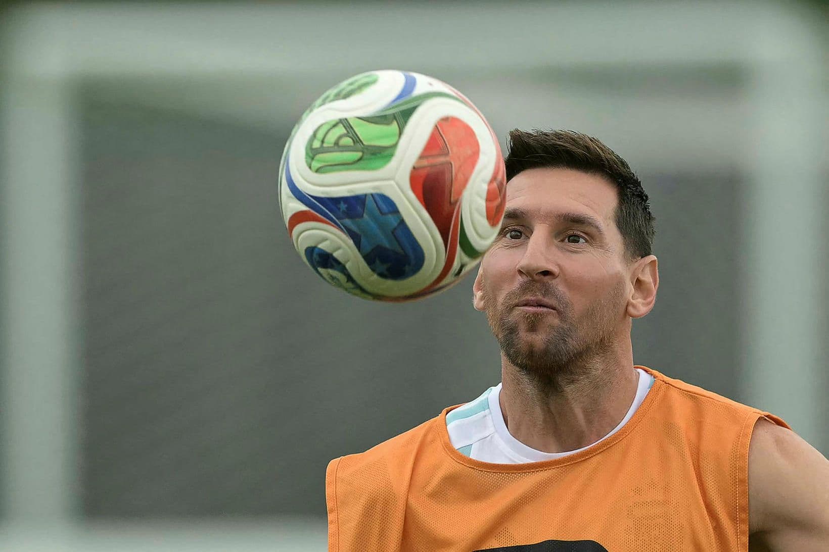 Lionel Messi byrjar á bekknum