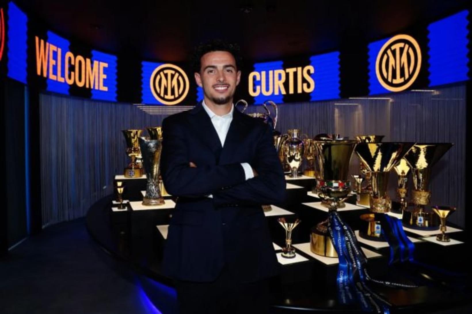 Curtis Jones gengur til liðs við Inter Milan
