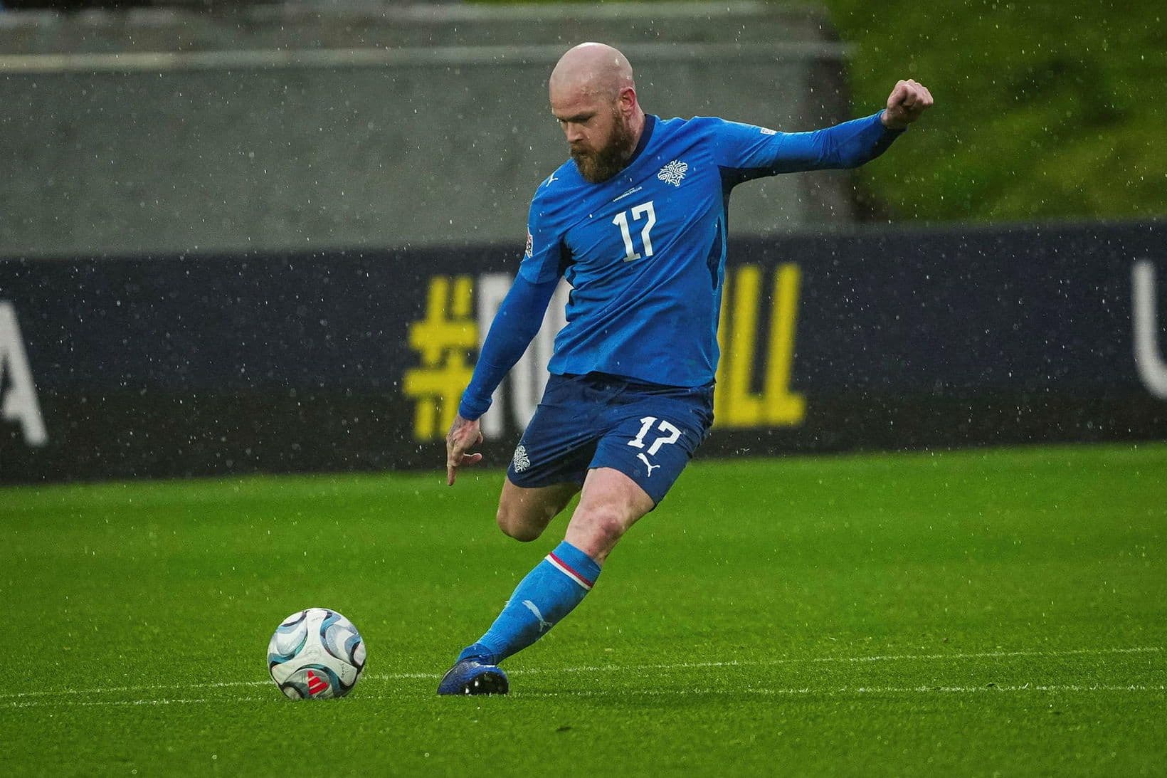 Ísland vinnur Búlgaríu 3:0