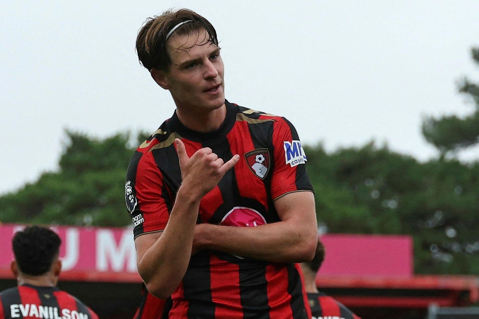 Alex Scott og fótboltinn