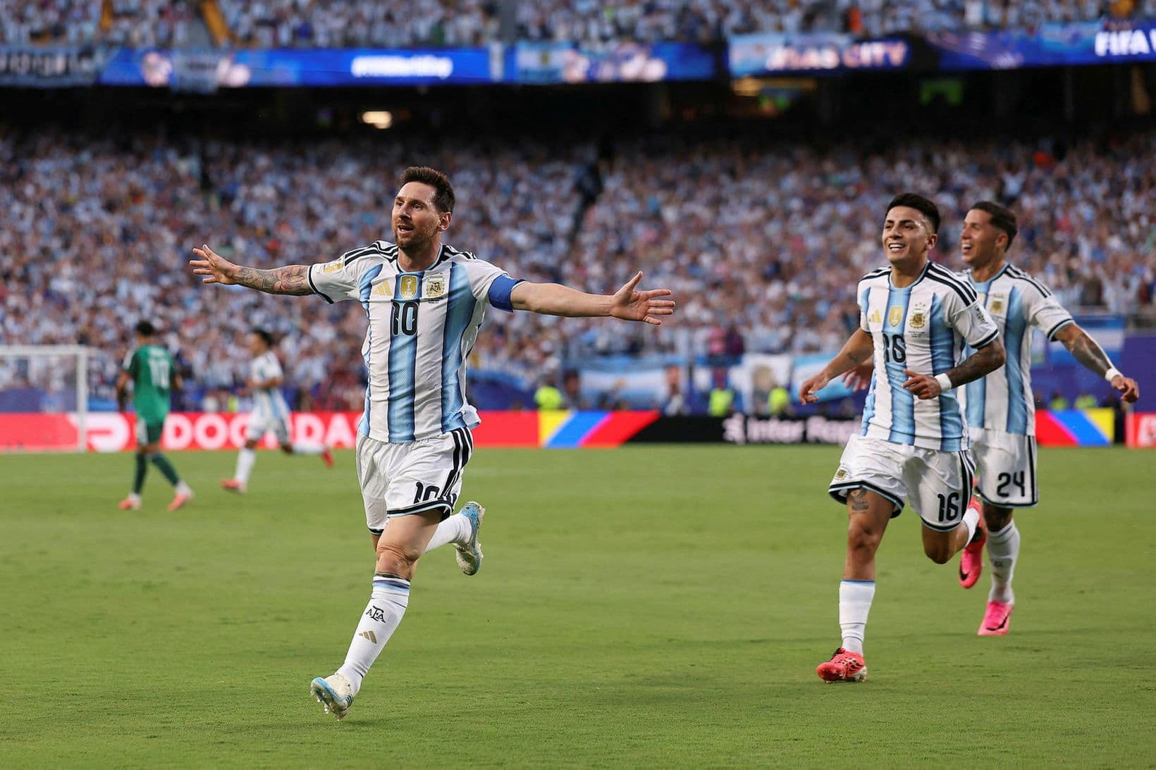 Messi skorar þrennu á HM
