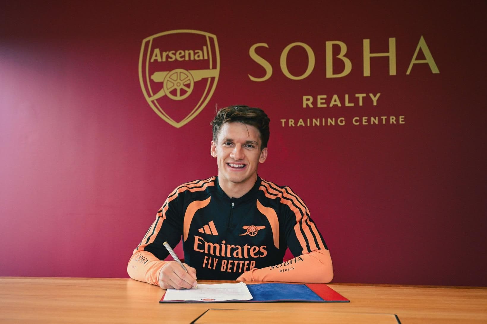 Christos Tzolis gengur til liðs við Arsenal