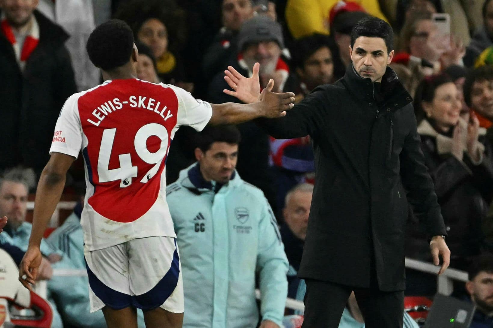 Myles Lewis-Skelly vill vera áfram hjá Arsenal
