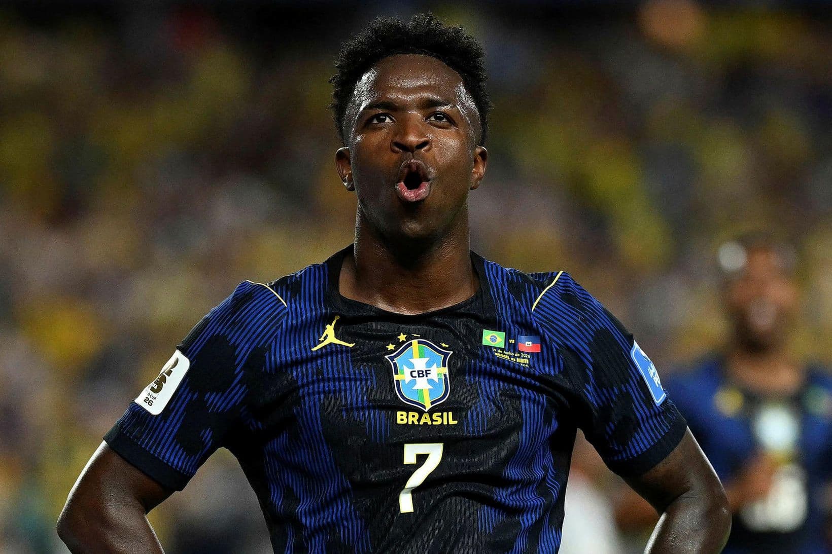 Vinicius Junior velur á milli liða
