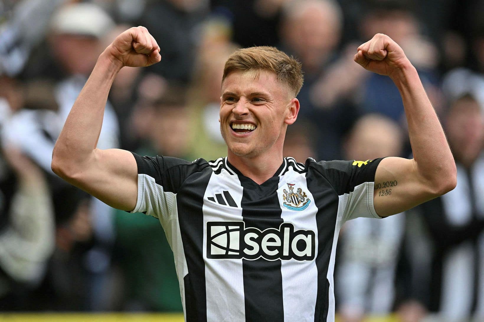 Harvey Barnes heldur áfram í Newcastle