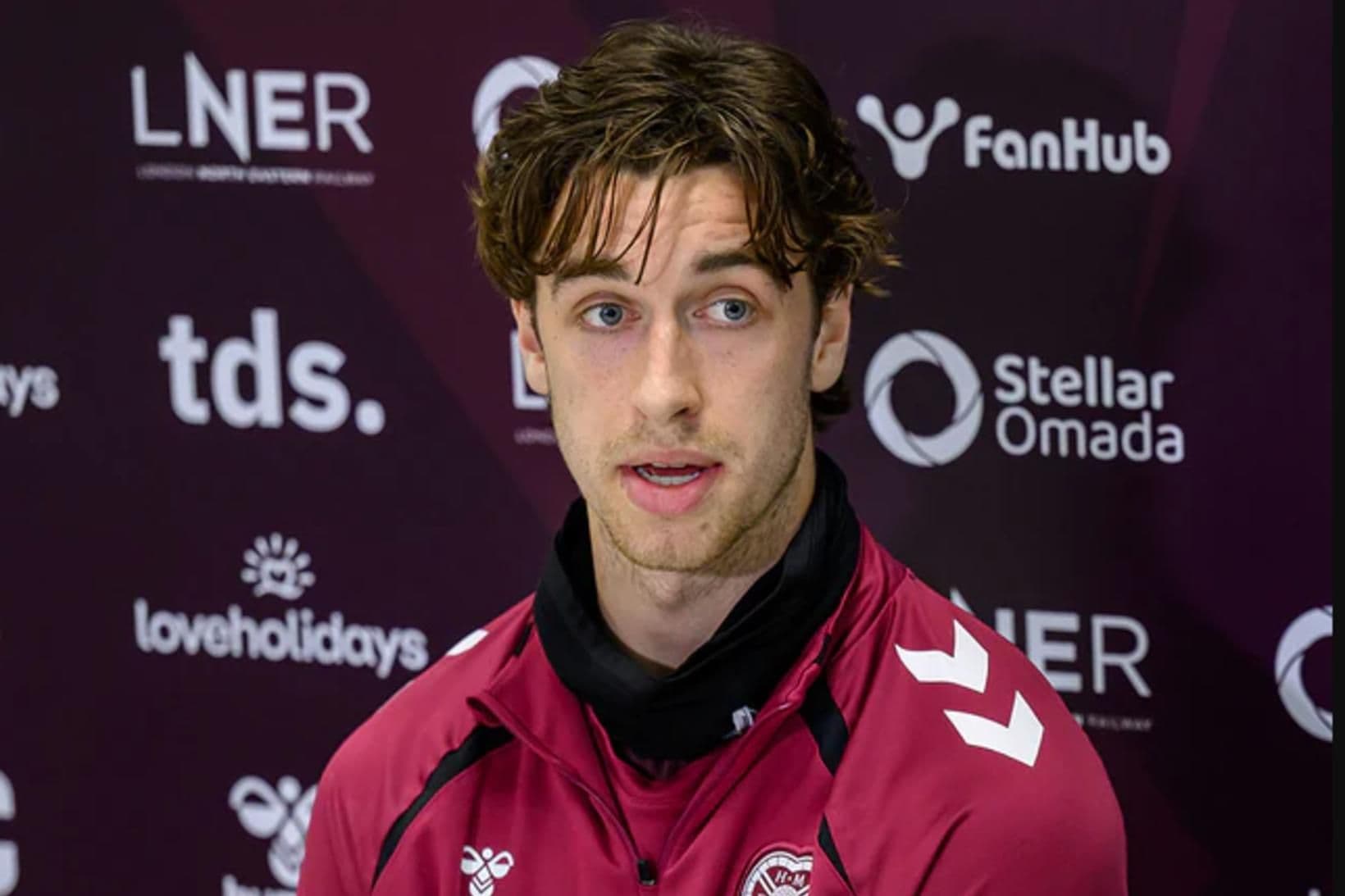 Tómas spilar með Hearts