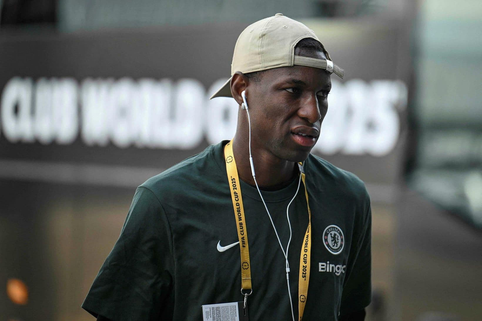 Nicolas Jackson fer til Aston Villa