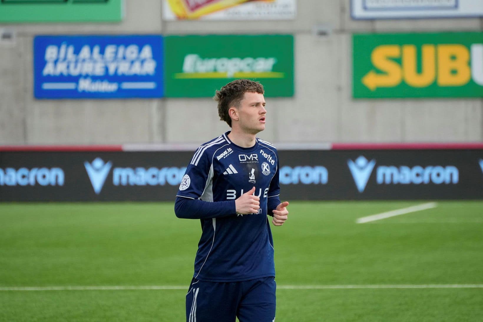 Keflavík og KA keppa í fótbolta