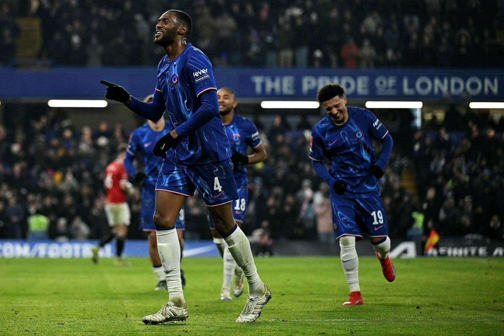 Tosin Adarabioyo til Tottenham